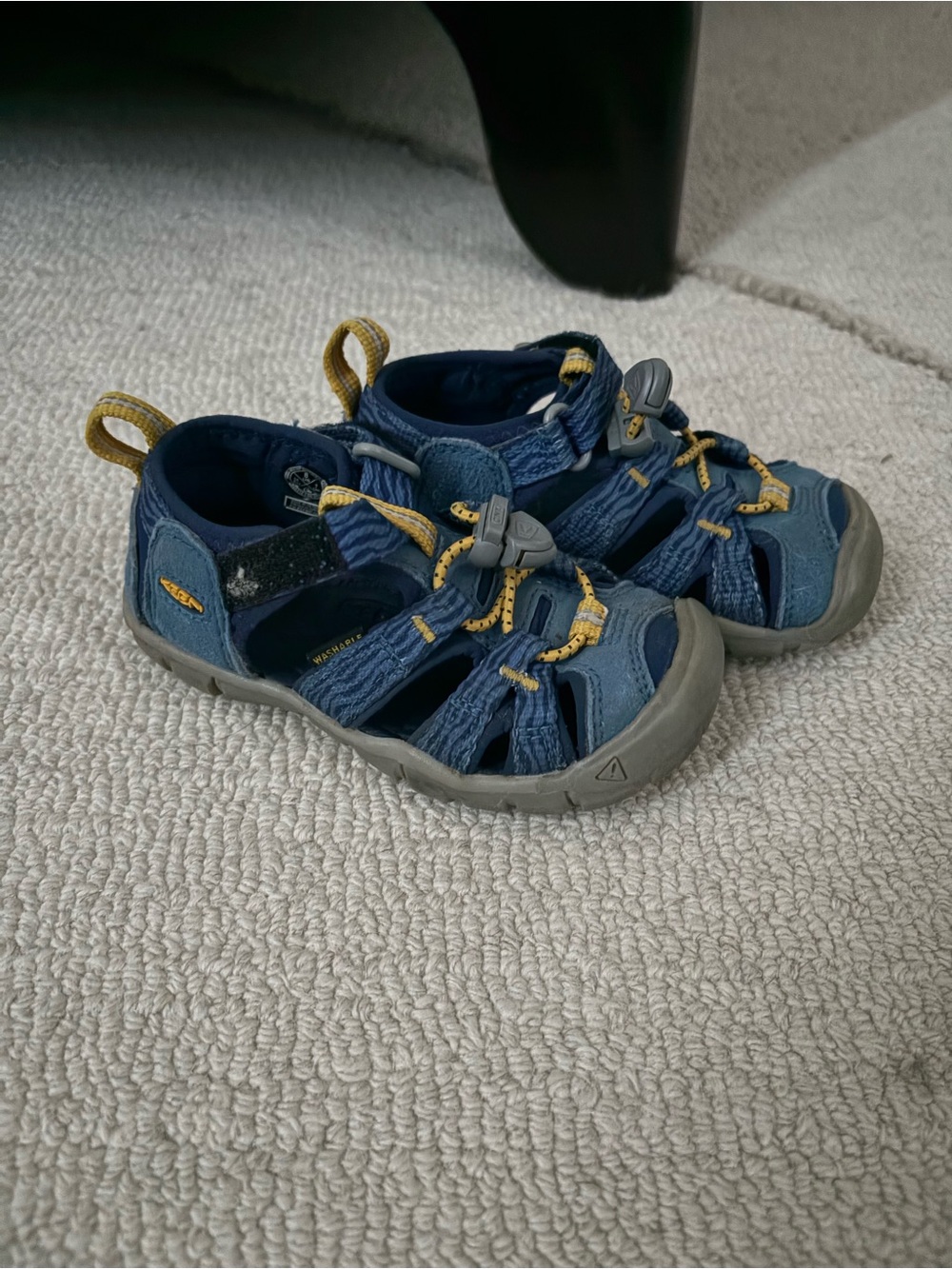 KEEN | Outdoor Sandals with Yellow Accents - GUC
